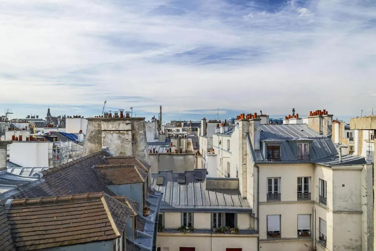 Apartment On The Rooftops Of Paris - Marais