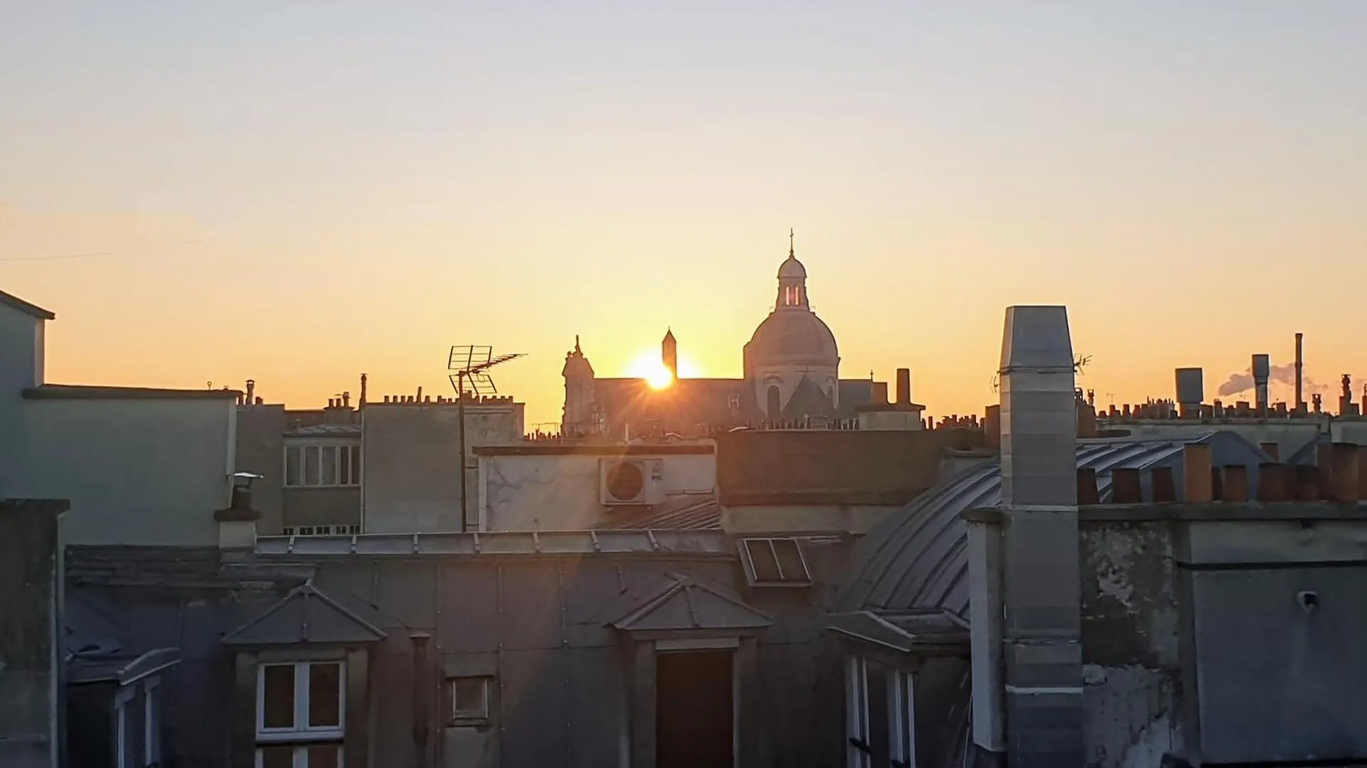 Apartment On The Rooftops Of Paris - Marais